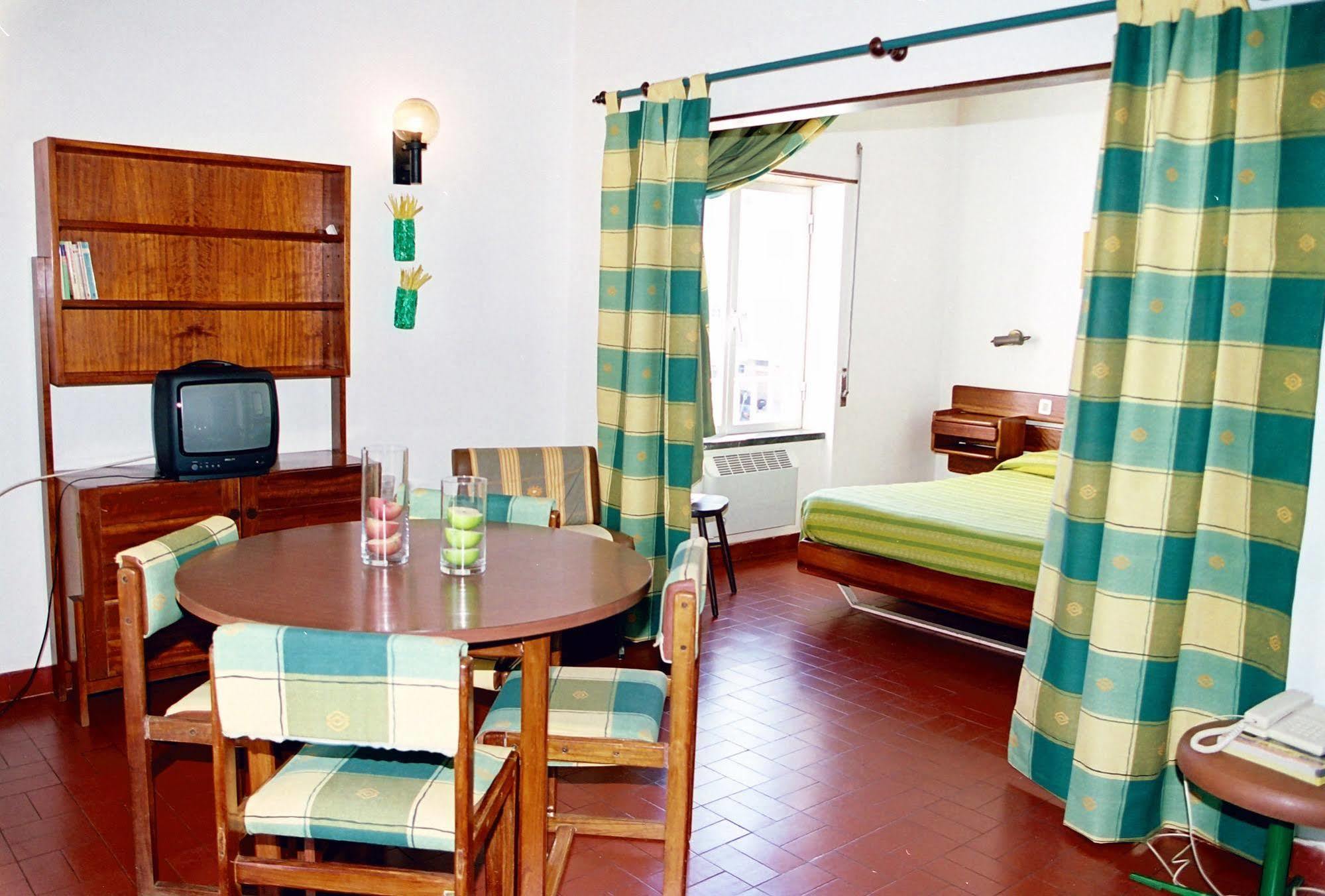 Hotel Apartamento Iate Portimão Eksteriør bilde